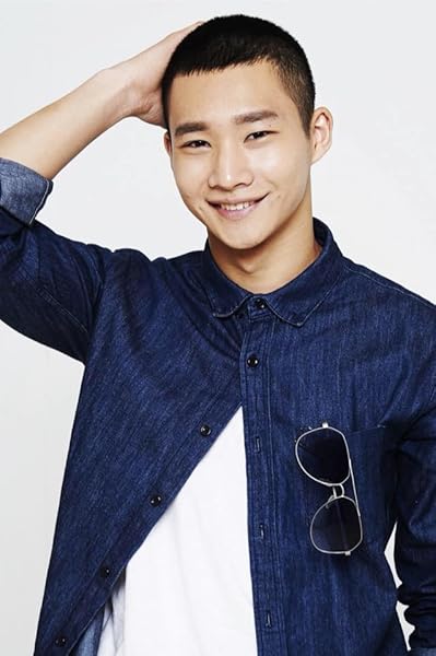 Guan-Zhi Huang